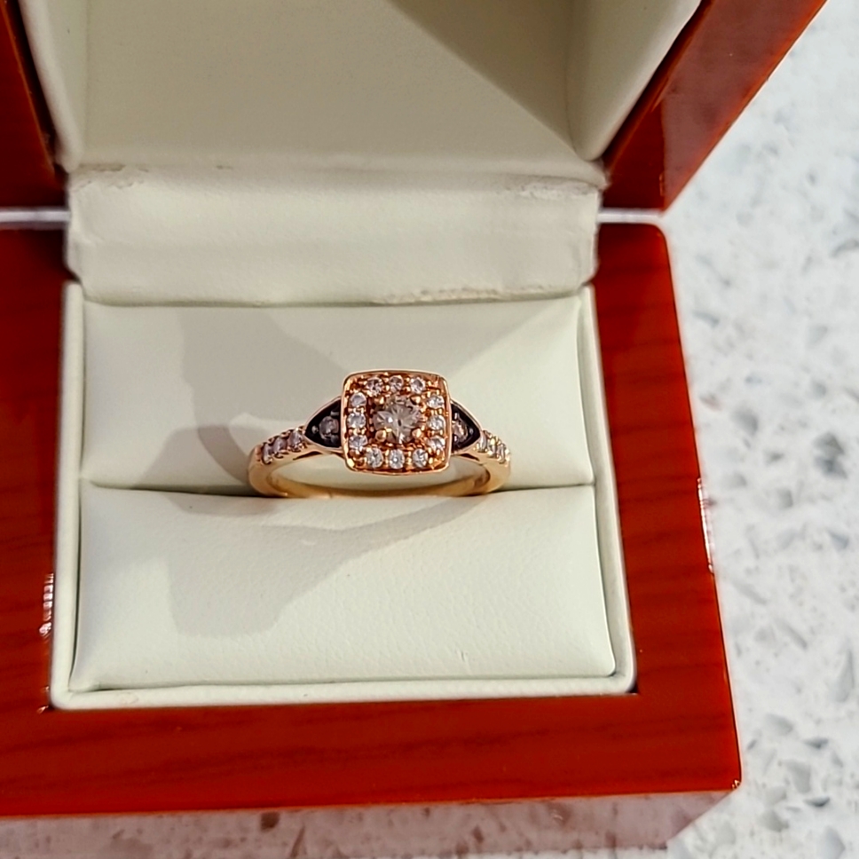 Ladies Diamond Ring